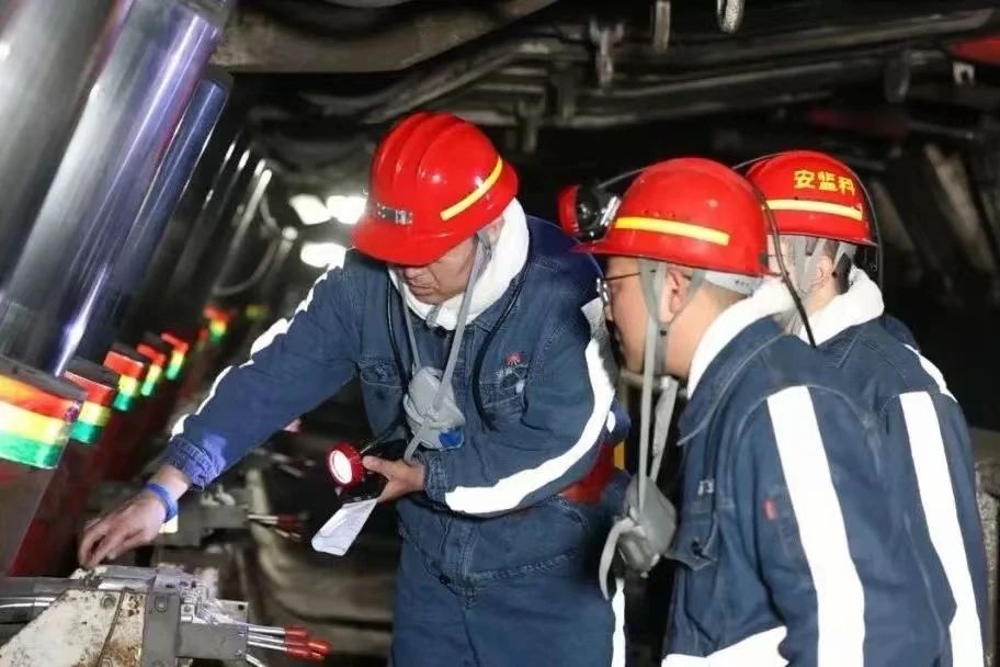  以“严细实”筑牢安全发展根基