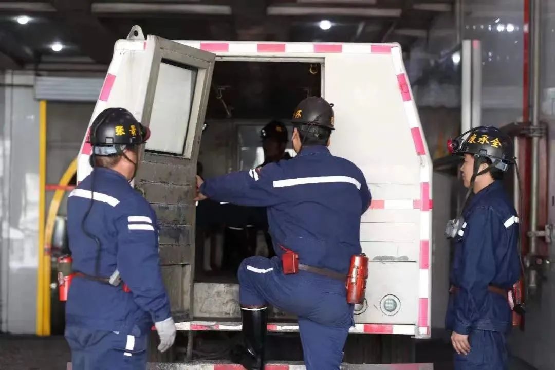 1645425592333878.jpg 人车.jpg